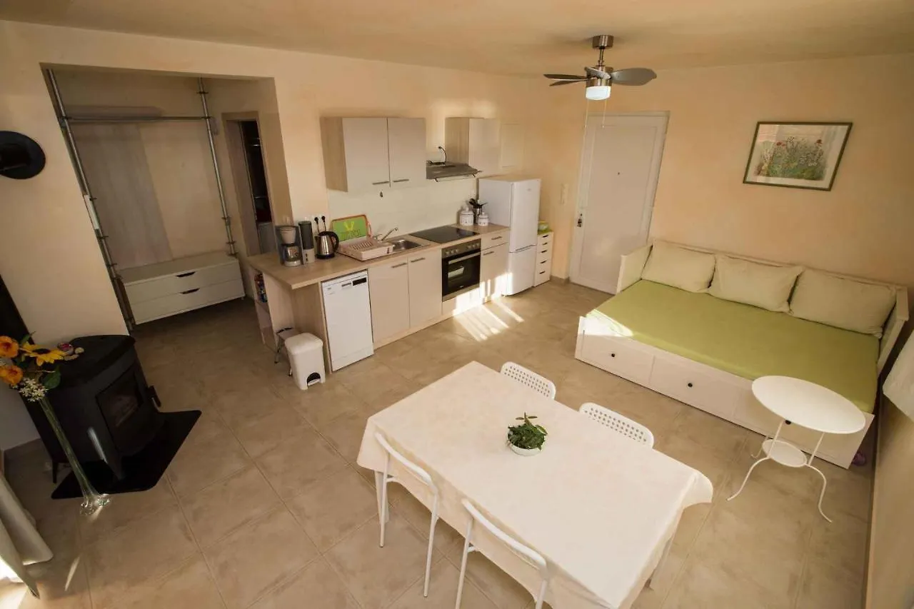 Apartments In Rab - Insel Rab 42670 Barbat na Rabu