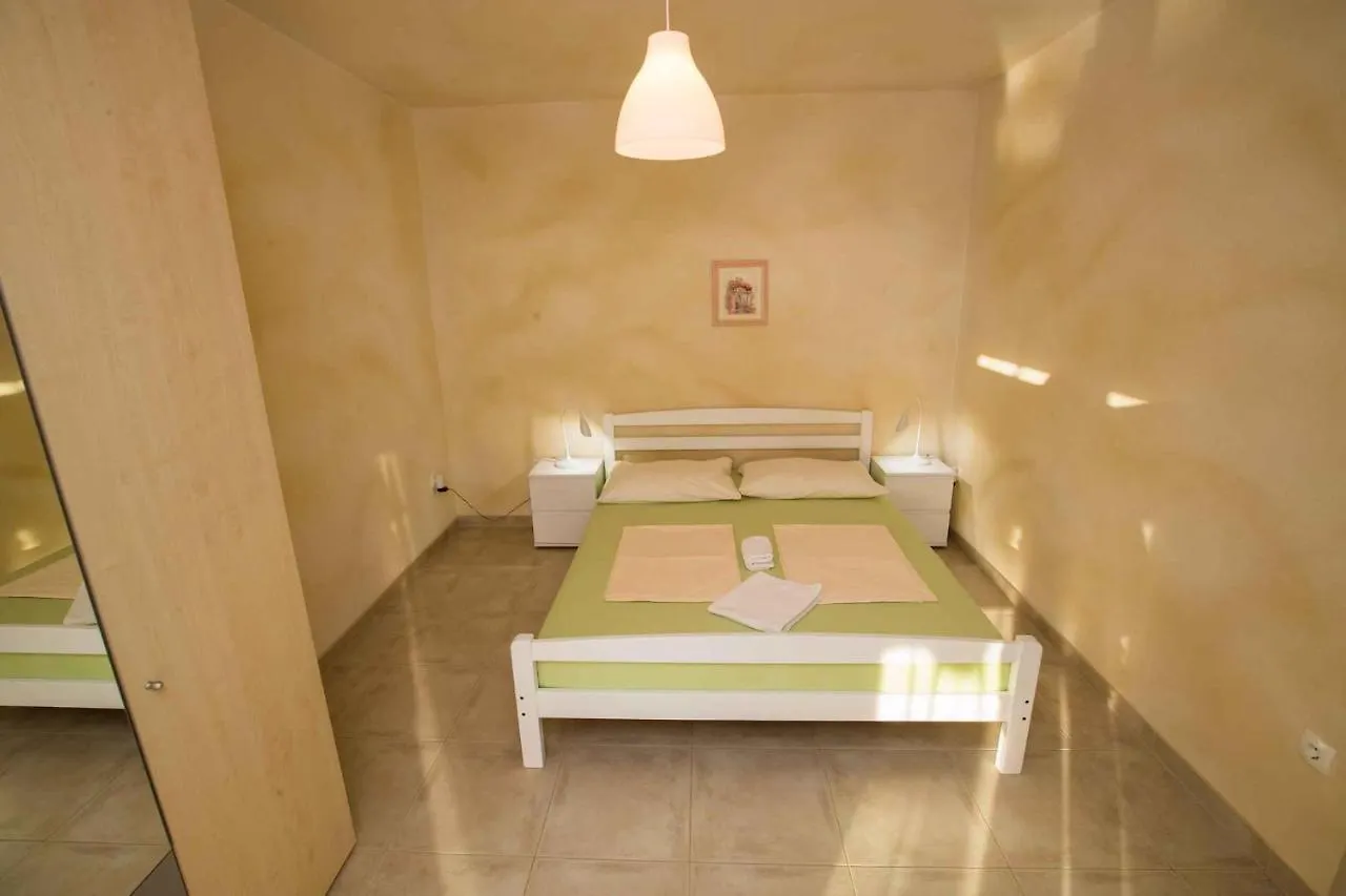 Apartments In Rab - Insel Rab 42670 Barbat na Rabu Croatia
