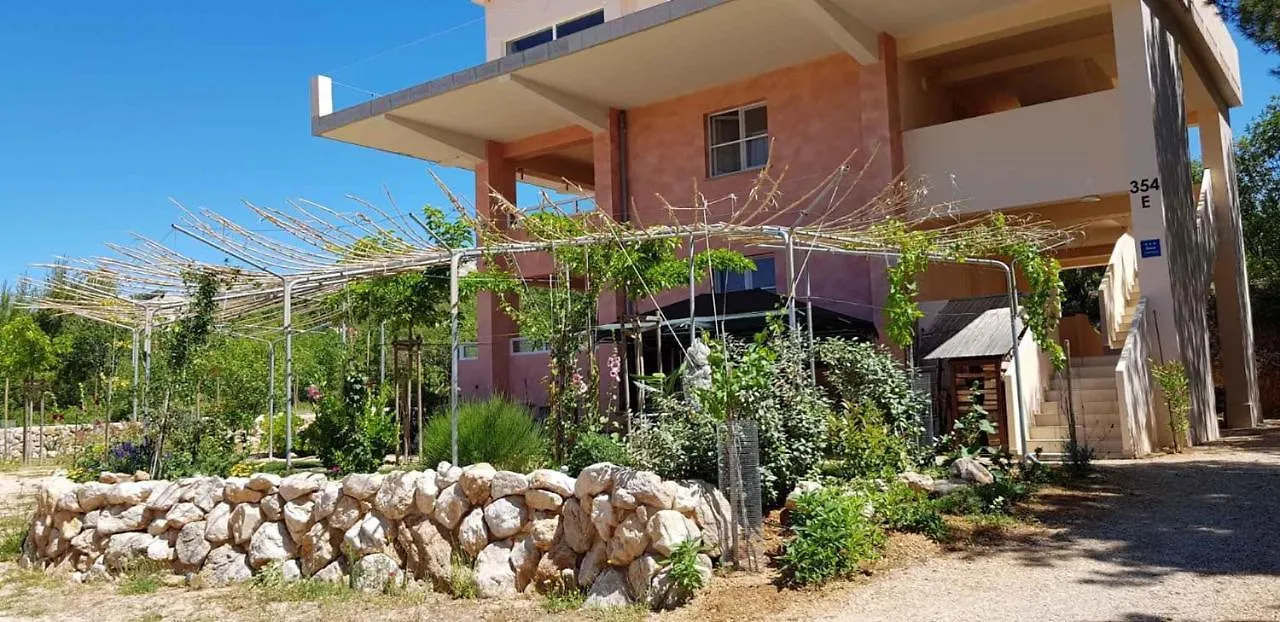 Apartments In Rab - Insel Rab 42670 Barbat na Rabu
