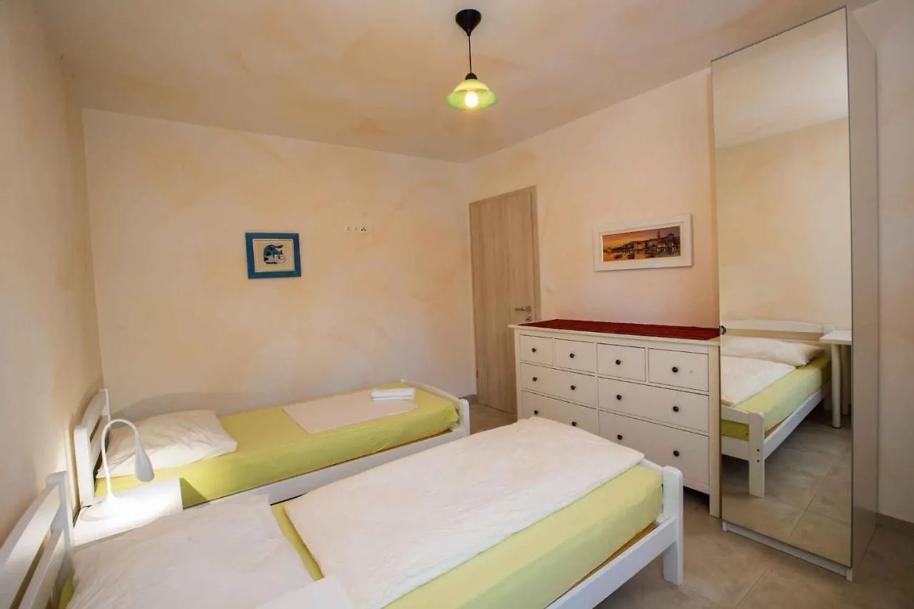 Apartments In Rab - Insel Rab 42670 Barbat na Rabu