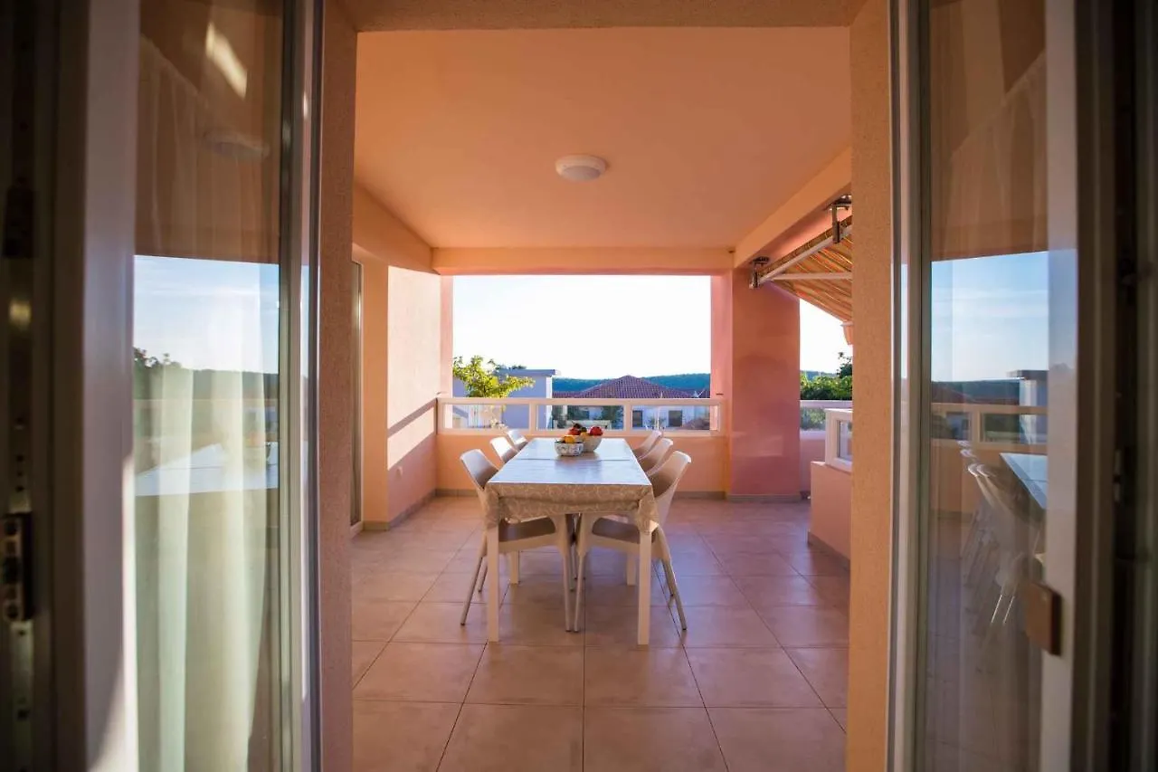 Apartments In Rab - Insel Rab 42670 Barbat na Rabu
