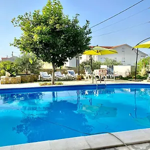 Bed & Breakfast Arbium Classic, Barbat na Rabu